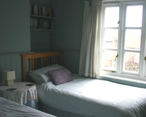 Bedroom with twin beds